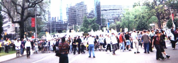 People round the corner to Queen's Park